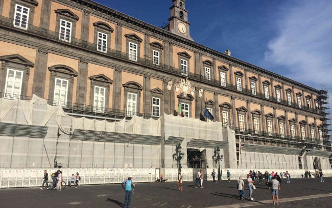Palazzi Palazzo Reale a Napoli 4